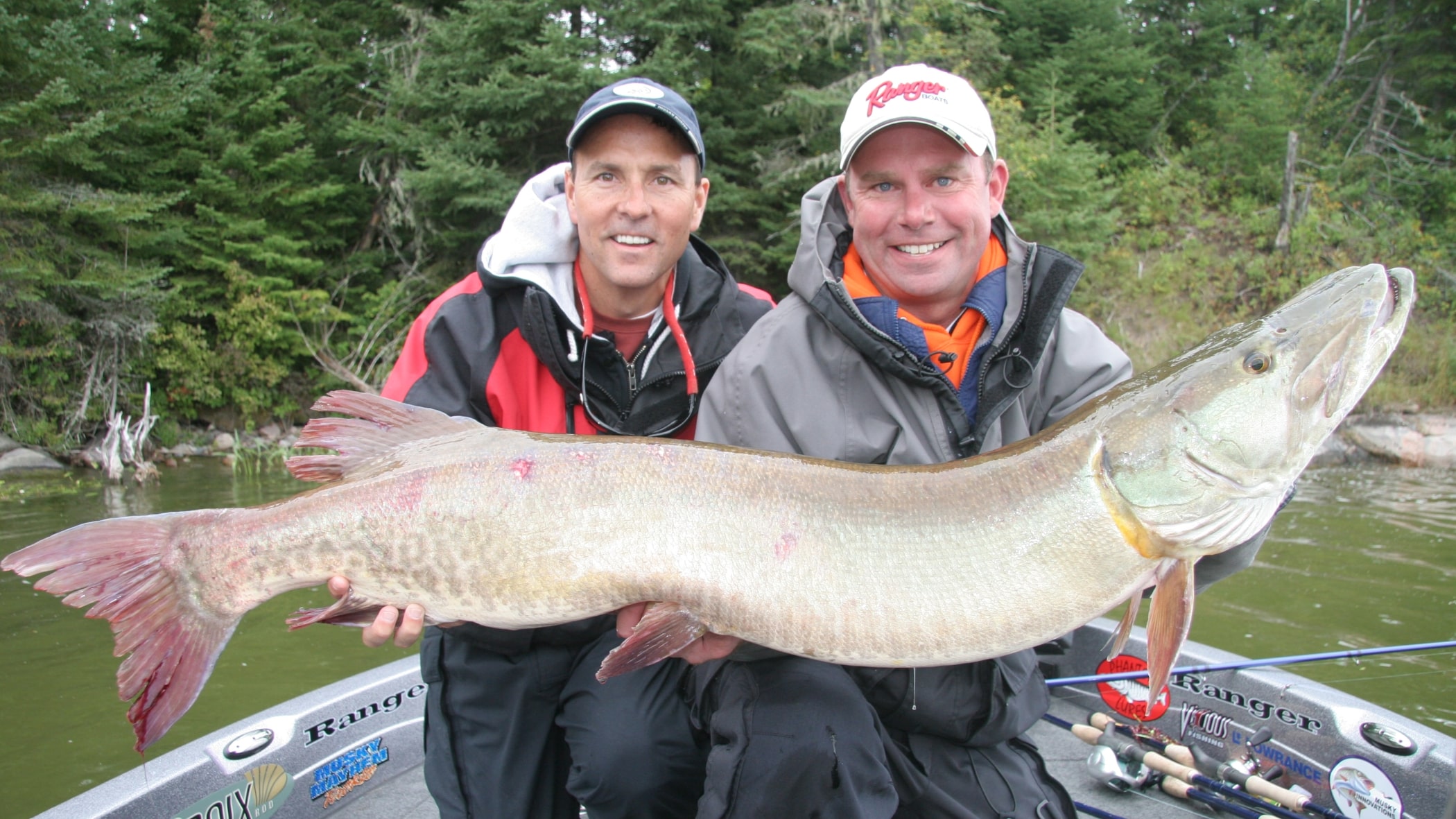 Forfaits de pêche à la perchaude — Cedar Lake Camp on 105 – Cedar Lake Camp on 105